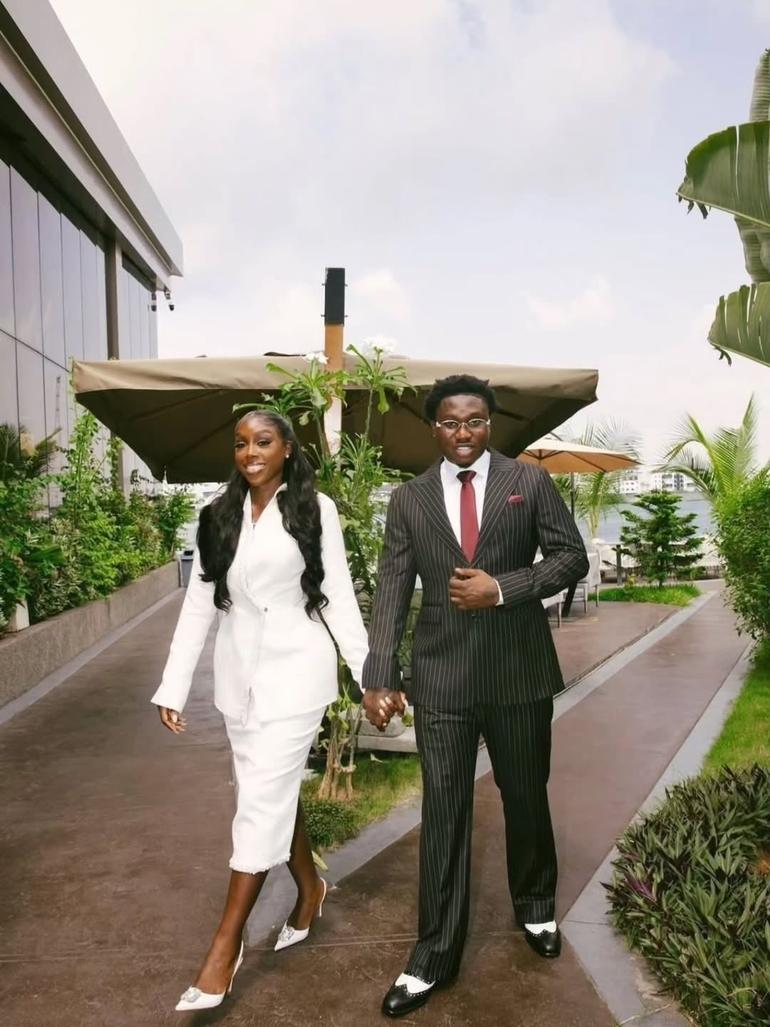 Nigerian singer Zlatan Ibile and his longtime partner, Davita at their court wedding