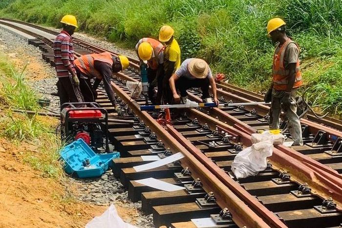 FG hands over completed $3bn Port Harcourt-Aba railway project to NRC