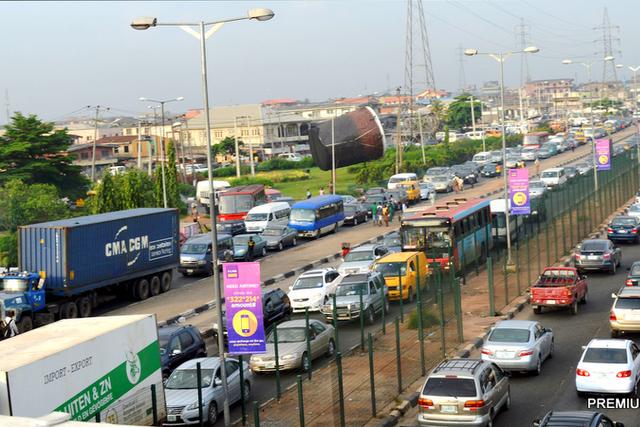 Lagos residents demand functional street lights on Ikorodu Road to curb crime