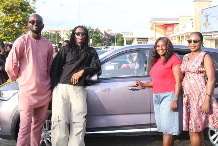 inDrive rewards ‘Super Mum’ driver with brand new car