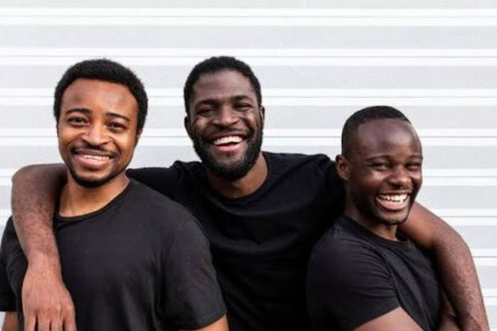 The insane connection between type of friends you keep & your confidence level