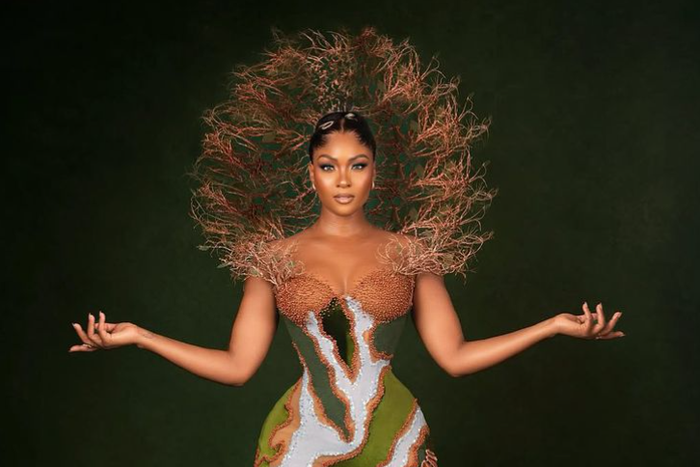 Osas Ighodaro  [Instagram/@osasighodaro]