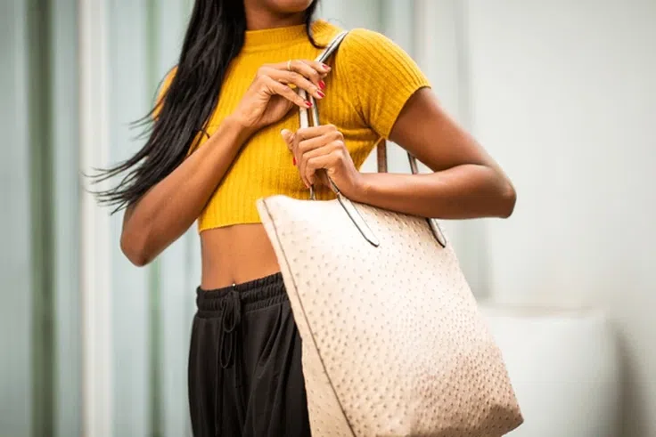 10 things every Nigerian woman should have in her bag