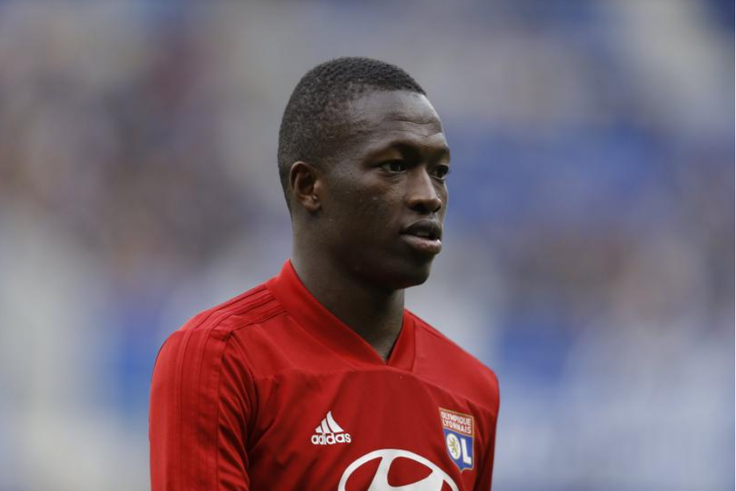 Un ex-international sénégalais, abandonné par son père, à l'âge d'1 an, arnaqué par un proche....