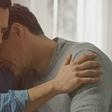 Pourquoi certains hommes pleurent pour un match… mais pas pour l’amour