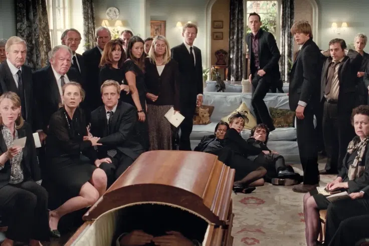 Insolite : Un jeune homme interrompt ses propres funérailles en criant « Je suis vivant ! »