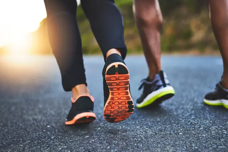 Alcool et sport : l’activité physique peut-elle vraiment compenser les excès ?