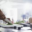 USA/ Le chef cuisinier des Lions, accusé de harcèlement sexuel parle: "c'est juste une tape amicale"