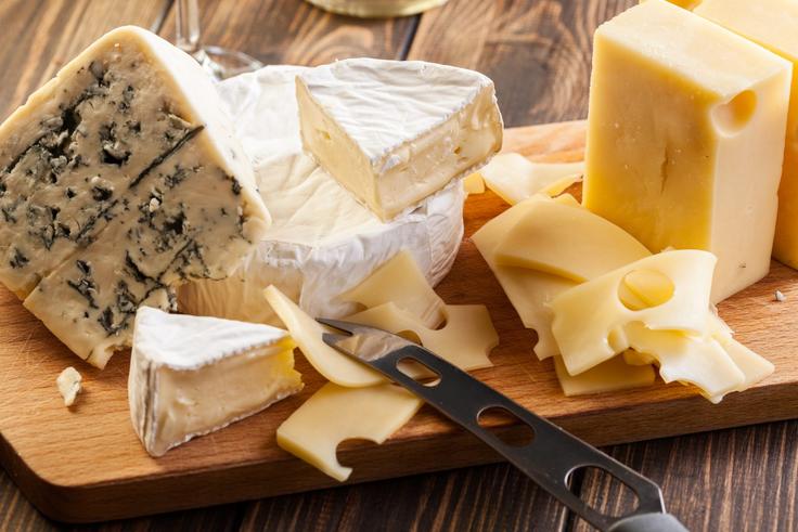 Fromage le soir : mythe ou véritable déclencheur de cauchemars ? Ce que dit la science