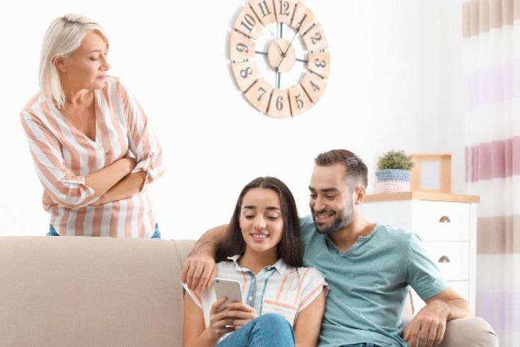 Ma belle-mère est envahissante, que faire ?