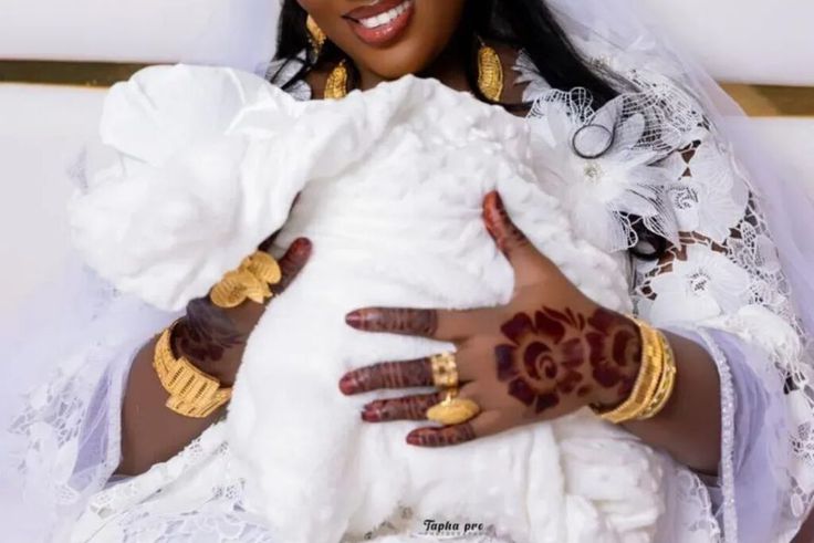 Carnet rose : La chanteuse Dior Mbaye célèbre la naissance de son enfant