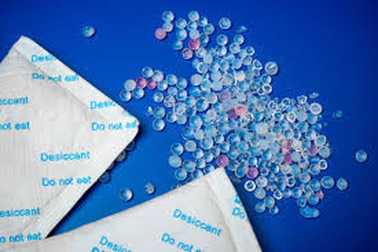 Attention à ces petits sachets, présents parmi vos achats… Il ne faut pas les jeter ! Voici pourquoi