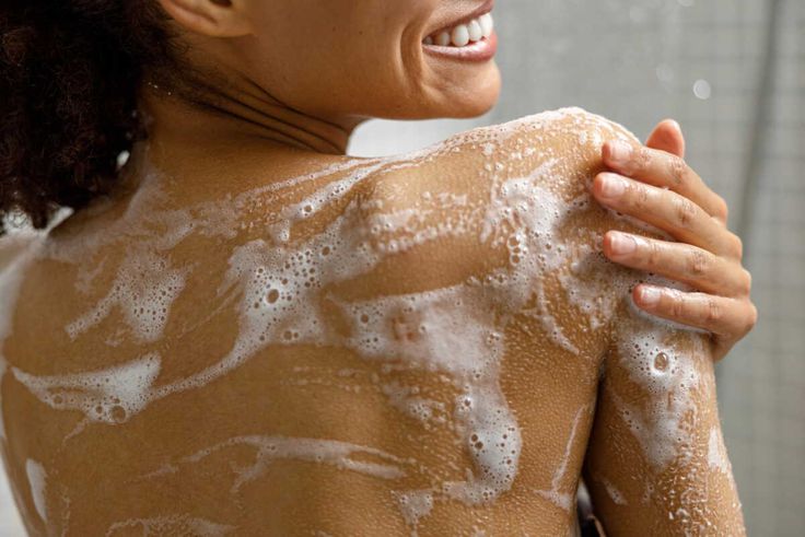 Hygiène : main nue ou gant, quelle est la méthode la plus sûre pour bien se laver ?