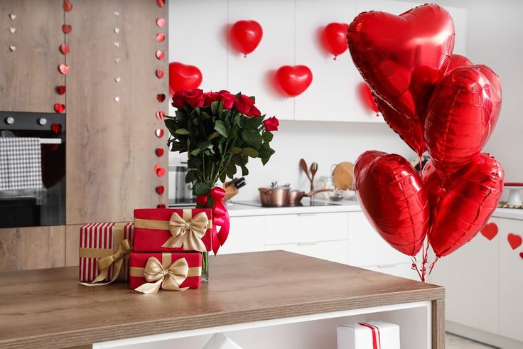 Saint-Valentin 2025 : ces délicates attentions à offrir à votre moitié pour faire briller sa flamme