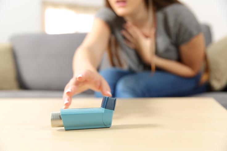 Asthme : pourquoi les crises s’intensifient-elles pendant la nuit ?