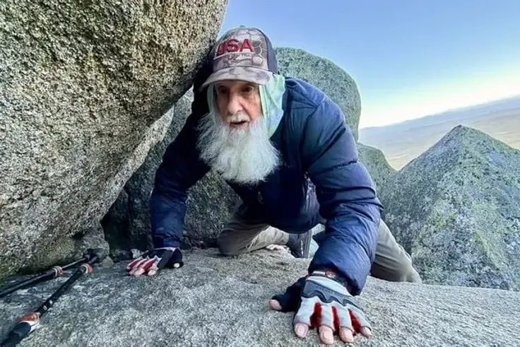 A 91 ans, il remporte le titre d'homme le plus âgé à avoir parcouru 3500 km