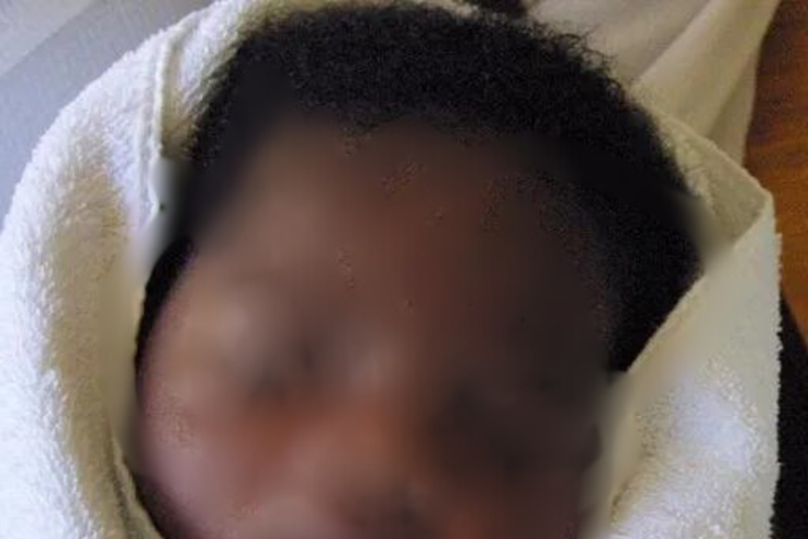 Jaxaay : en pleine aube, un père de famille découvre un nouveau-né sans vie chez lui