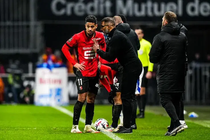 Rennes ‍: "Tu signes ou tu pars", Habib Beye menace ses joueurs