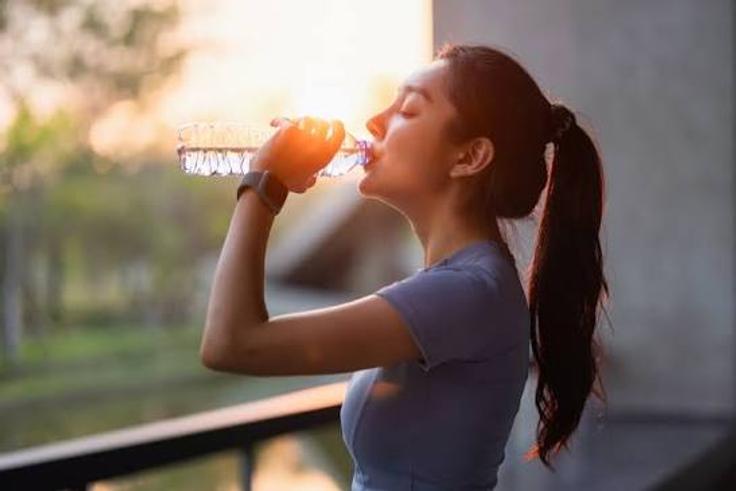 1,5 litre d’eau par jour : quel impact sur le poids ?
