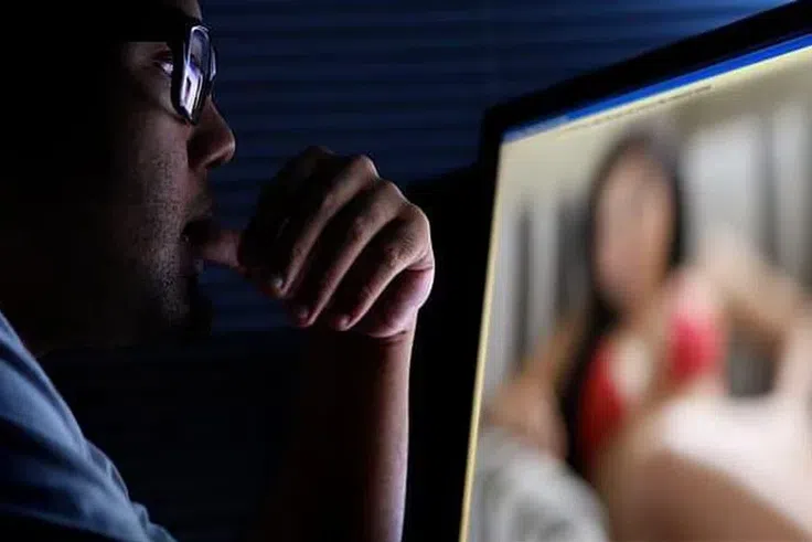 Guédiawaye : un boutiquier écope de deux ans de prison pour avoir envoyé une vidéo intime de sa maîtresse à son mari