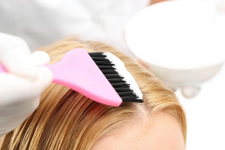 Se teindre les cheveux augmente-t-il le risque de cancer ?