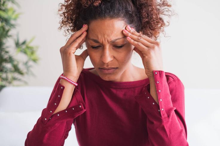 Maux de tête : les 5 signes qui doivent vous inquiéter