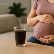 Grossesse : peut-on consommer du Coca-Cola sans risque ?