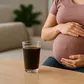 Grossesse : peut-on consommer du Coca-Cola sans risque ?