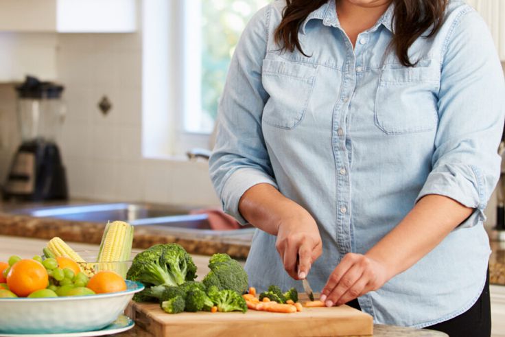 3 gestes à faire en cuisine pour perdre du poids plus vite selon une diététicienne !