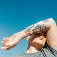 Tatouage : soleil, baignade et encres, un cocktail à risque pour la peau