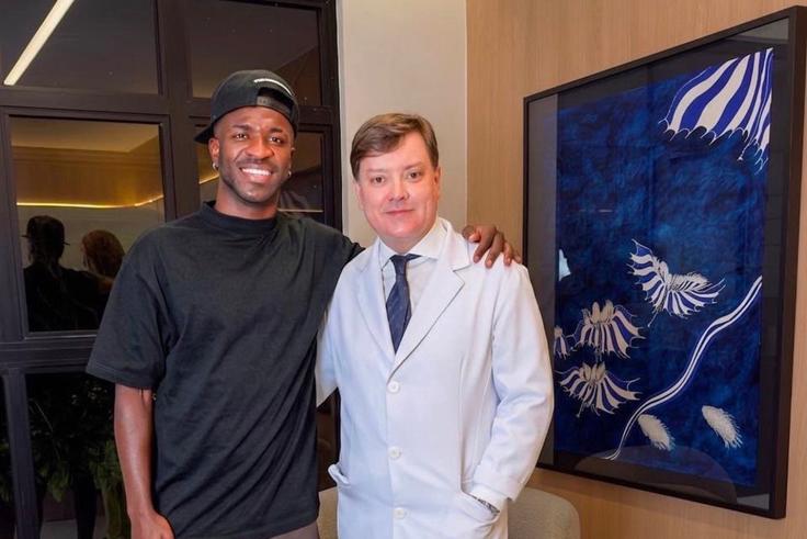 Chirurgie esthétique : Vinicius Jr affiche un nouveau visage