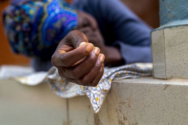 Parcelles-Assainies : une jeune femme tente de se donner la mort après une rupture amoureuse