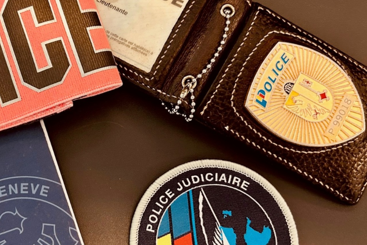 Perquisition chez Kocc à Ngor : une fausse plaque de police et des carnets de vaccination falsifiés saisis