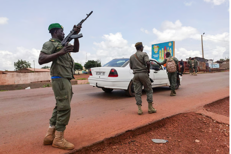 Mali : des tirs et explosions à Kati, Gao et Sévaré, le concert de Youssou Ndour compromis