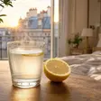 Boire de l’eau citronnée à jeun : 10 bienfaits à connaître selon la science