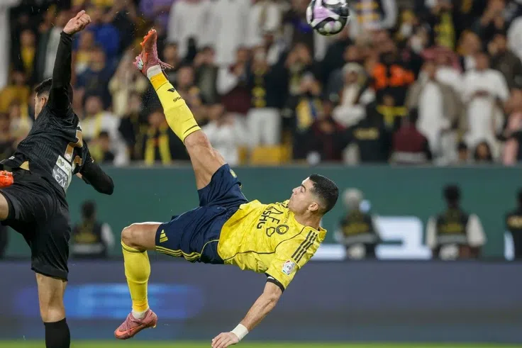 Ronaldo est né en 1985 mais il a 28 ans