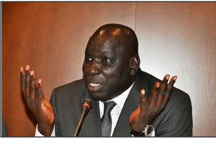 L’étau se resserre autour de Madiambal : Un mandat d’arrêt international lancé contre le journaliste