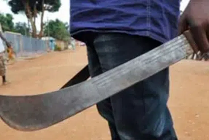Yeumbeul Nord : un tailleur tué de 27 coups de machette par son voisin après une dispute