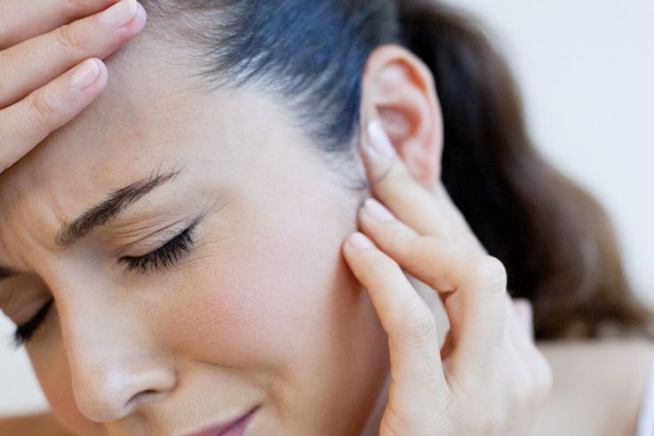 Oreille qui siffle : quelles sont les causes ?