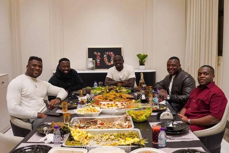 Francis Ngannou chez Sadio Mané en Arabie Saoudite : les dessous d'une visite