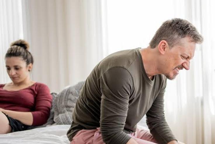 Douleurs au réveil : que peut révéler une douleur persistante au matin ?