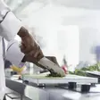 Après le cuisinier d’un hôtel qui a volé 1500 FCFA pour se nourrir, un autre cuisinier arrêté pour vol de thiof…