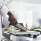 Après le cuisinier d’un hôtel qui a volé 1500 FCFA pour se nourrir, un autre cuisinier arrêté pour vol de thiof…