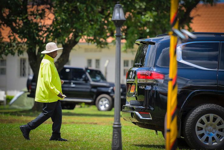 Ugandans should be begging me not to go - Museveni 