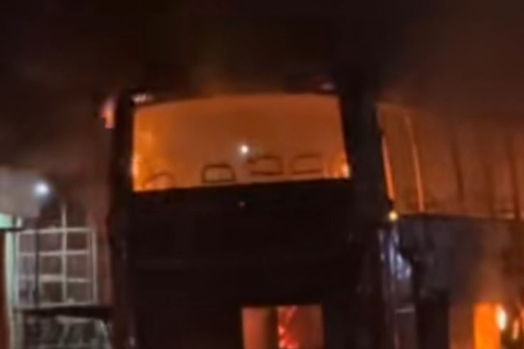 Tausi bus catches fire on Masaka–Mbarara road