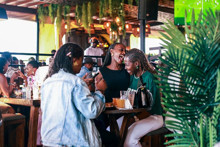 The Singleton dims the lights on October in grand style at Vintage & Nu beats Druncheon