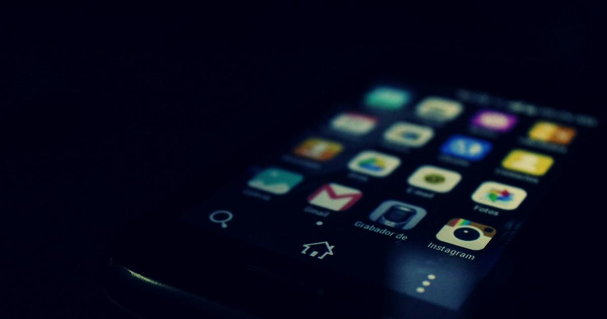 The disgusting truth about what’s really living on your phone screen ...