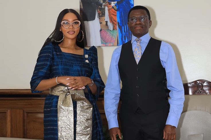 Alien Skin, Pallaso should have come to me – Mayiga