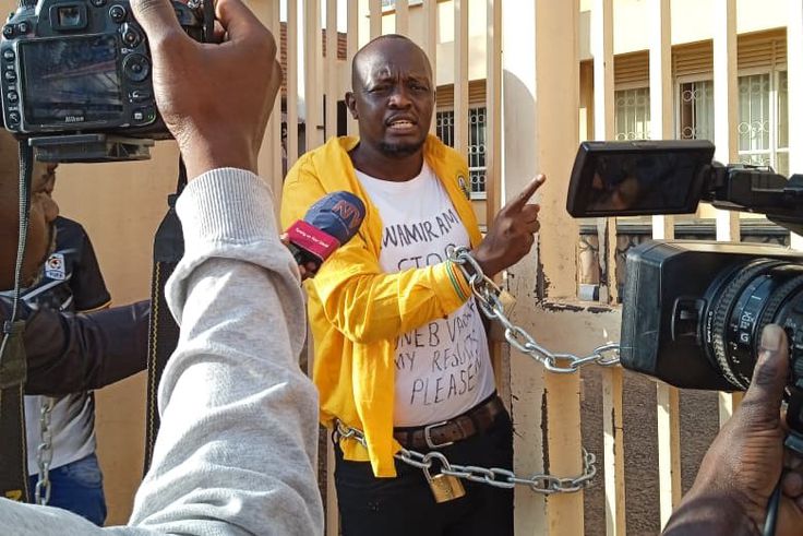 Drama as Isingiro MP aspirant chains self at UNEB offices