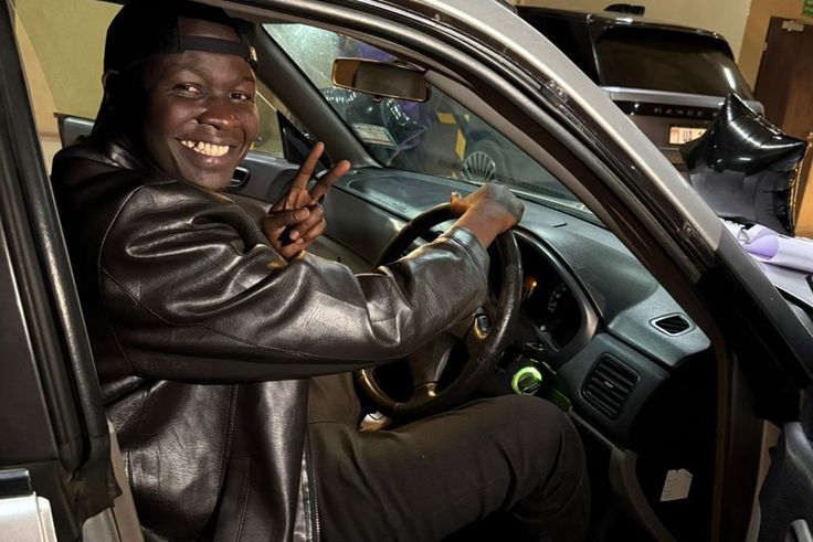 Artist Mungu Feni gifts new car to comedian MC Kash